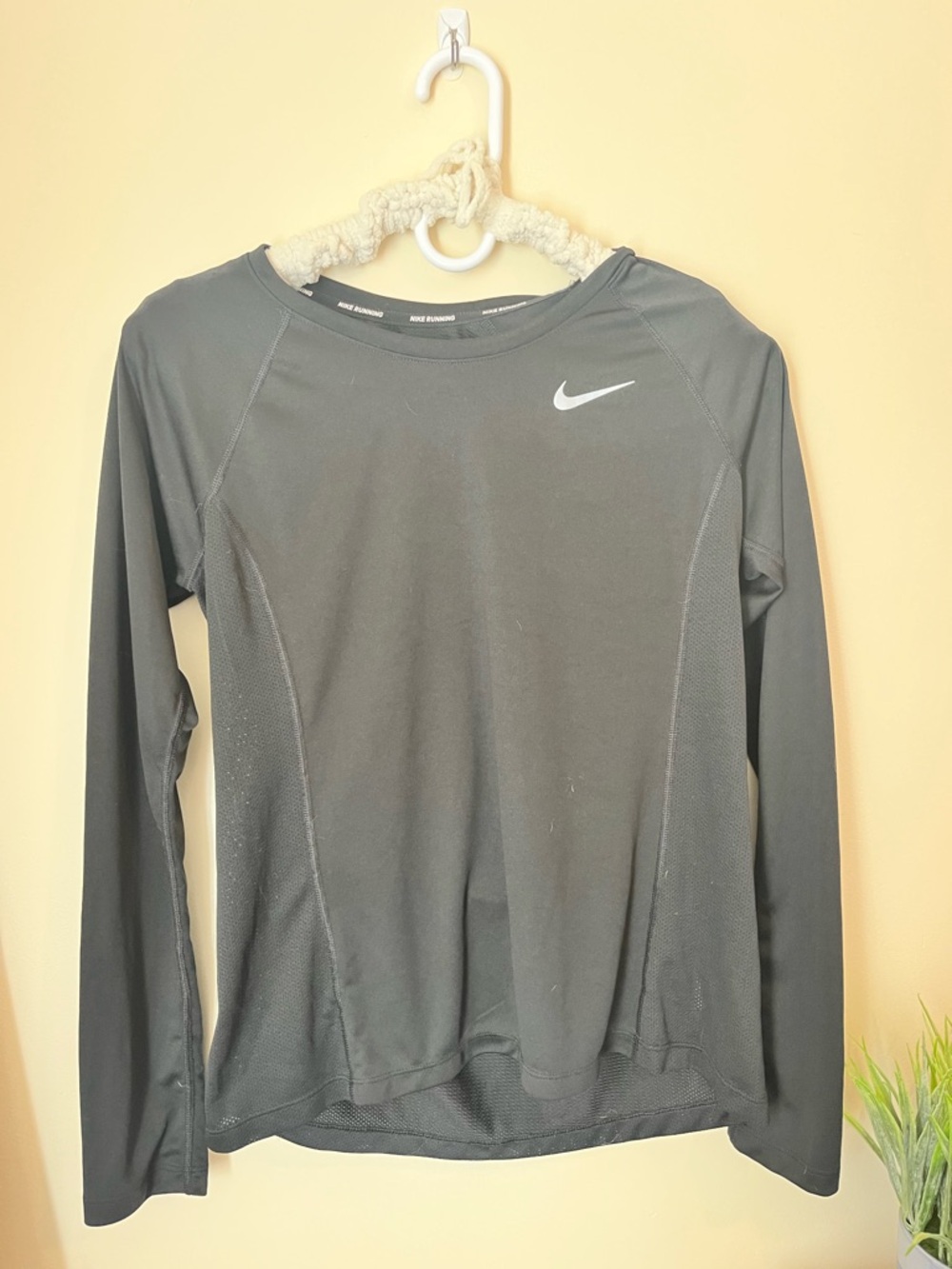 Nike Women's Long-Sleeve Running Shirt